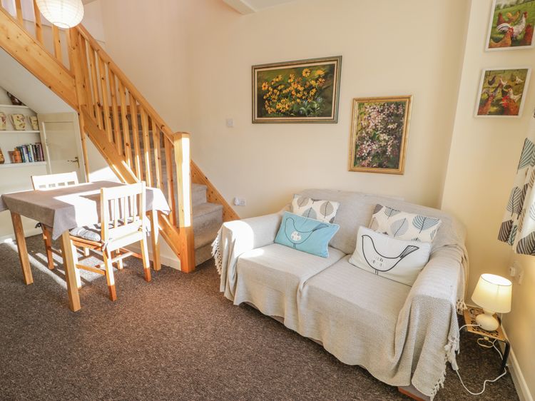Bryn Melyn Artist's Cottage, listing photograph 2