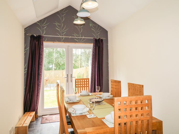 79 Corrour Road, listing photograph 6