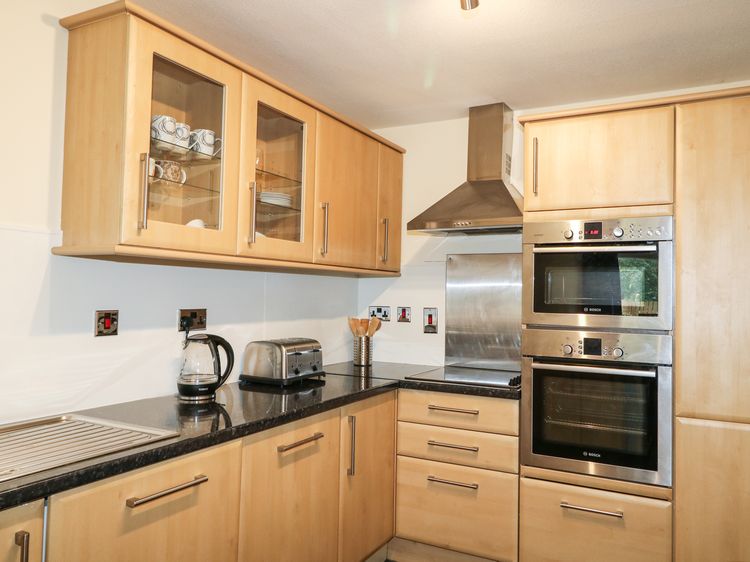 79 Corrour Road, listing photograph 4