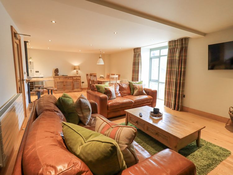 Yew Cottage, listing photograph 4