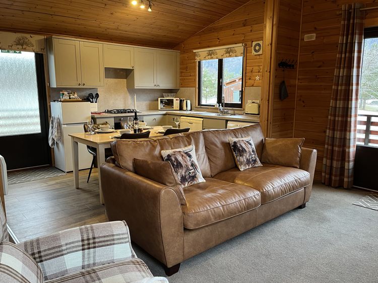 Wildcat Lodge, listing photograph 4