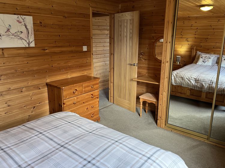 Wildcat Lodge, listing photograph 11