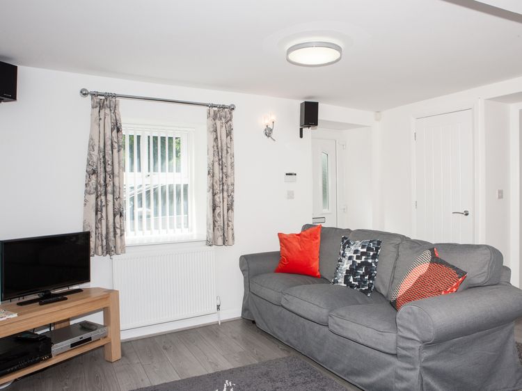 Carters Cottage, listing photograph 2