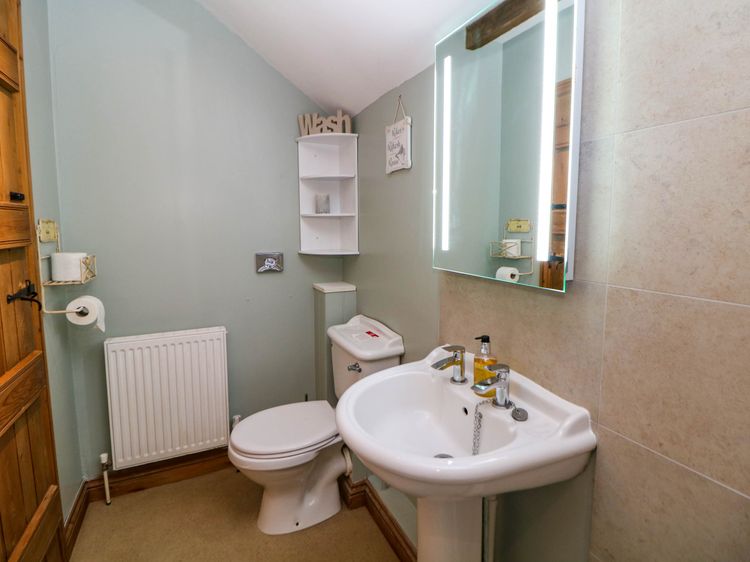 Robin Cottage, listing photograph 12