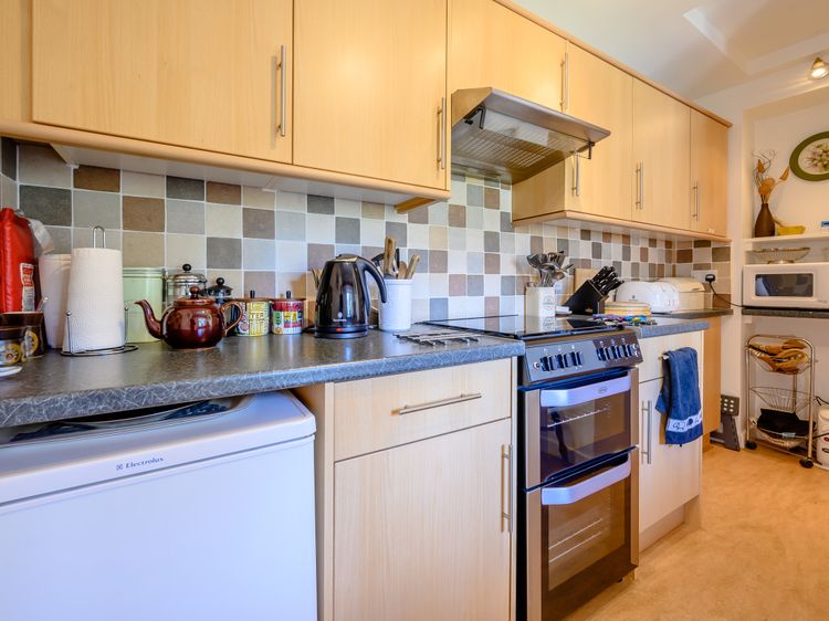 Mill Brow Apartment, listing photograph 12