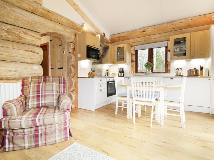 Heron Lodge, listing photograph 6