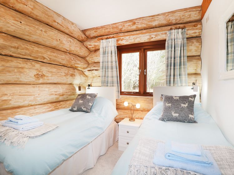 Heron Lodge, listing photograph 11