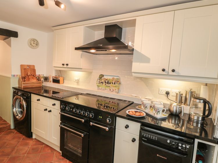 Sundial Cottage, listing photograph 9