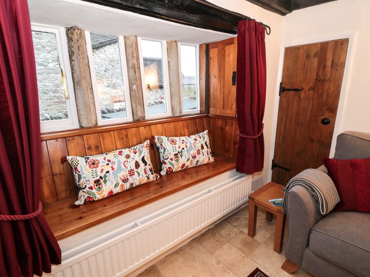 Sundial Cottage, listing photograph 6
