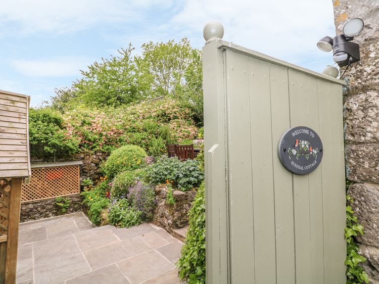 Sundial Cottage, listing photograph 3