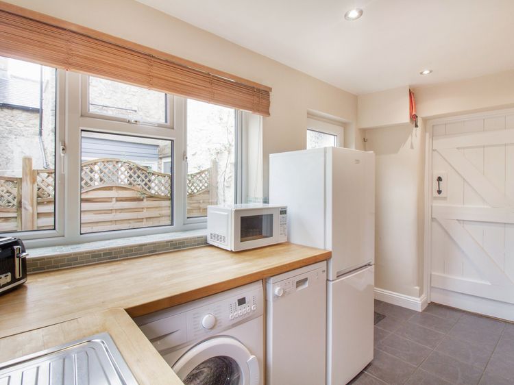 Willow View, listing photograph 8