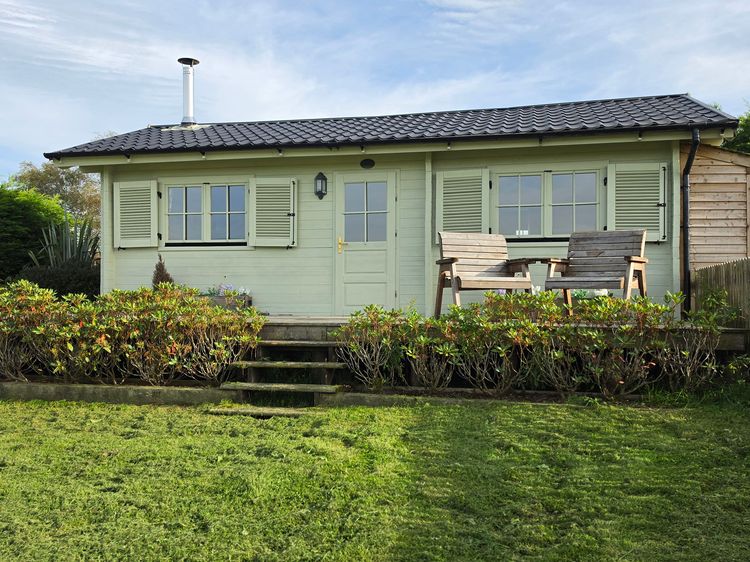 The Shooting Lodge, listing photograph 2