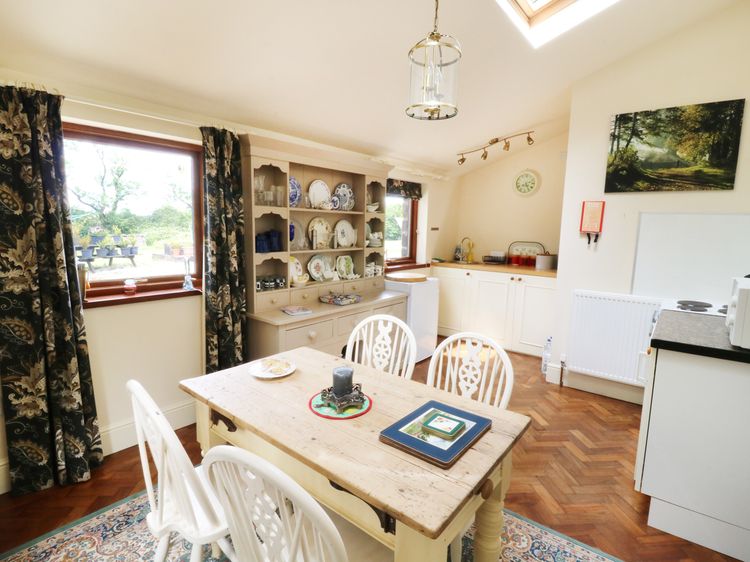 Woodlands, listing photograph 6
