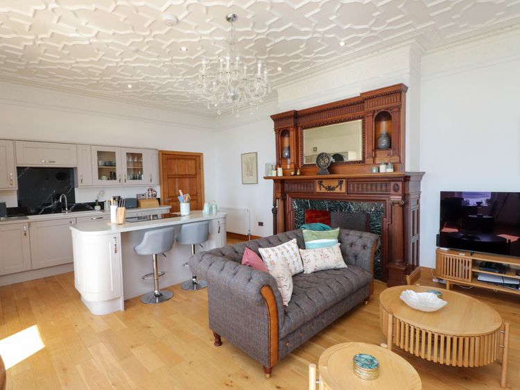 Menai View, listing photograph 9