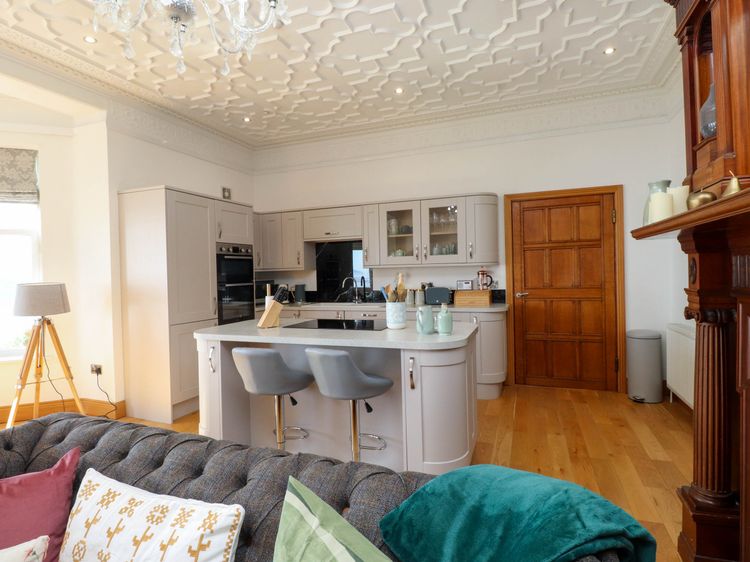 Menai View, listing photograph 10