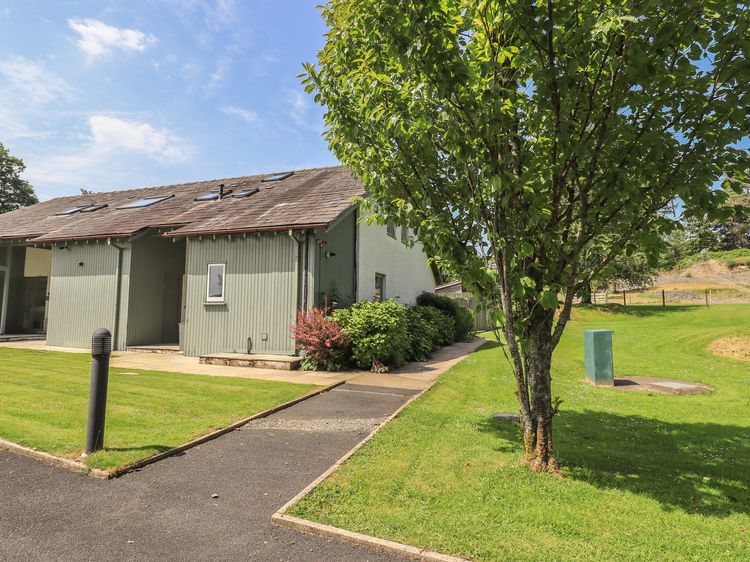 Yew - Woodland Cottages, listing photograph 2