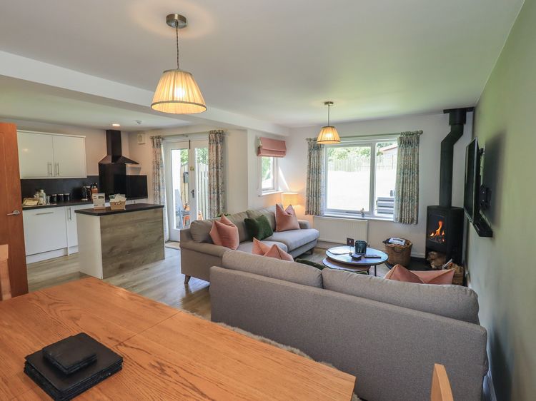 Yew - Woodland Cottages, listing photograph 6