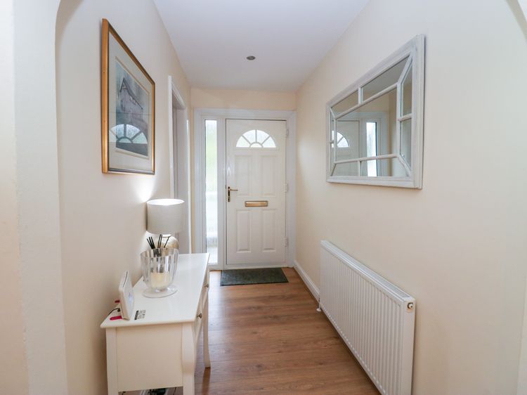 Inglenook, listing photograph 2
