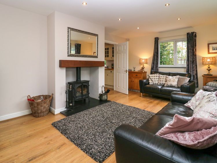 Inglenook, listing photograph 3