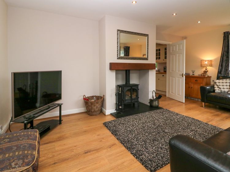 Inglenook, listing photograph 4