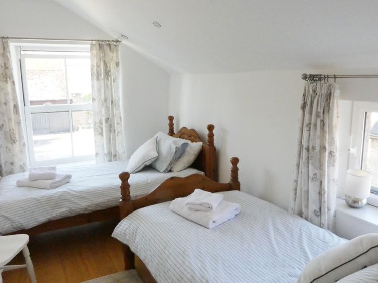 Old Farm House, listing photograph 6