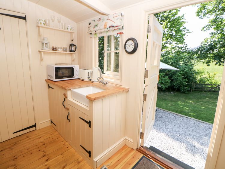 Shepherd's Hut, listing photograph 6