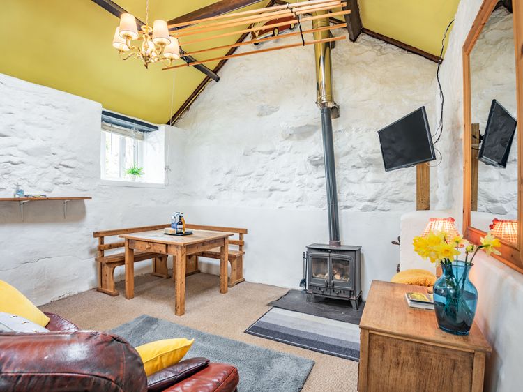 Celyn Farm Cottage, listing photograph 6