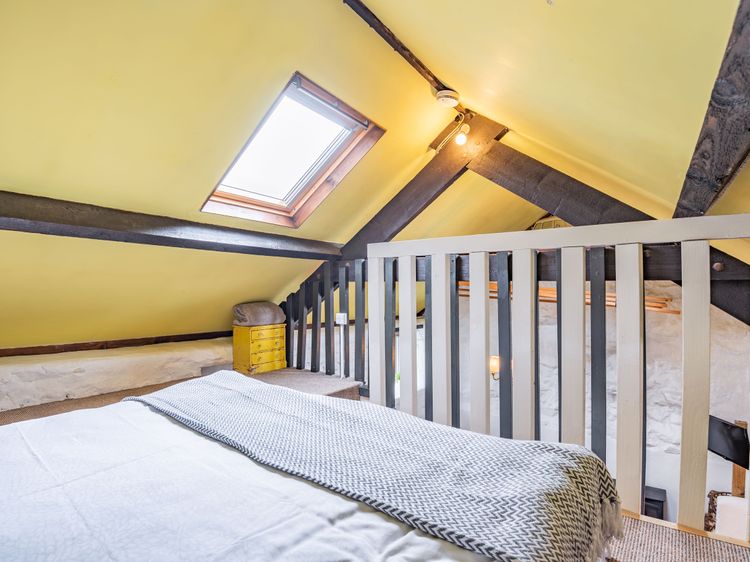 Celyn Farm Cottage, listing photograph 11