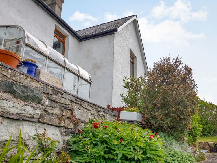 Pen Y Graig, listing photograph 2
