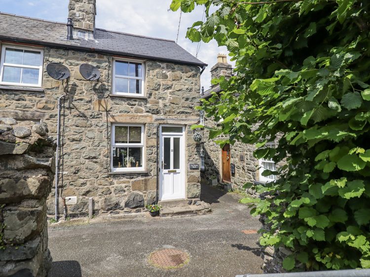 Cae Tanws Bach, listing photograph 2