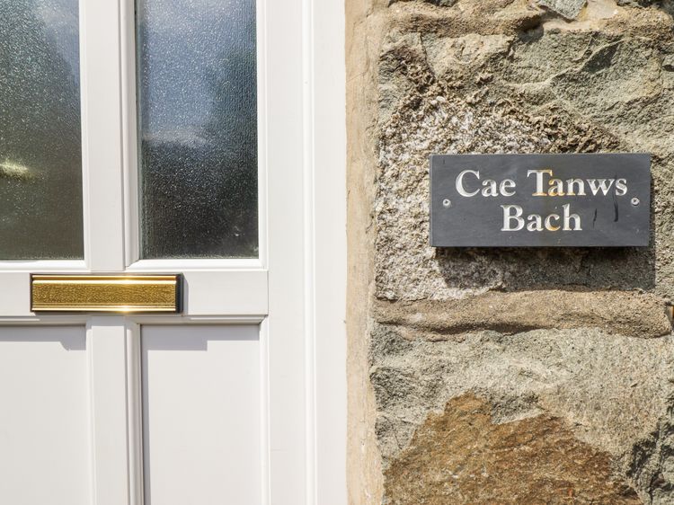 Cae Tanws Bach, listing photograph 4