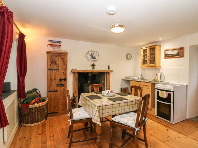 Creag Mhor Cottage, listing photograph 7