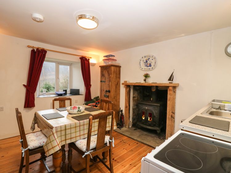 Creag Mhor Cottage, listing photograph 8
