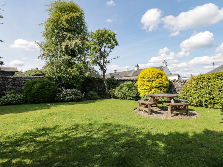 Riven Oak, listing photograph 2