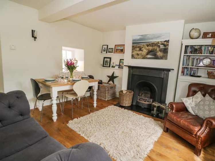 Rose Cottage, listing photograph 3