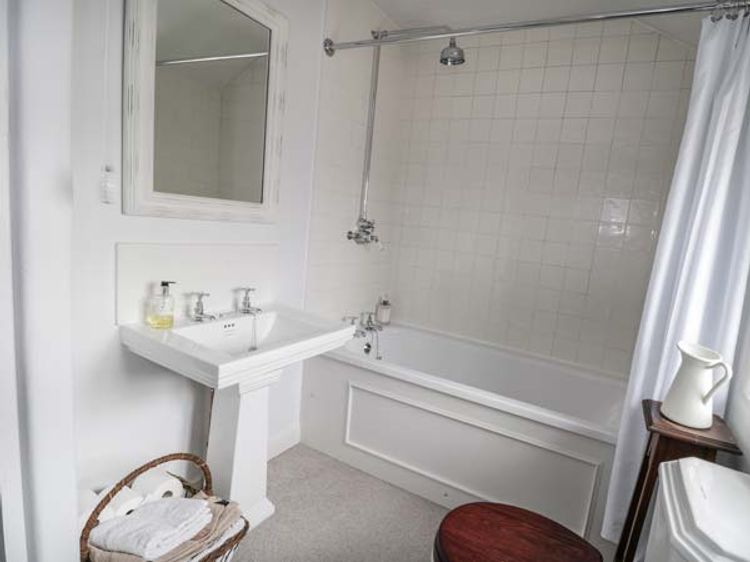 Rose Cottage, listing photograph 8
