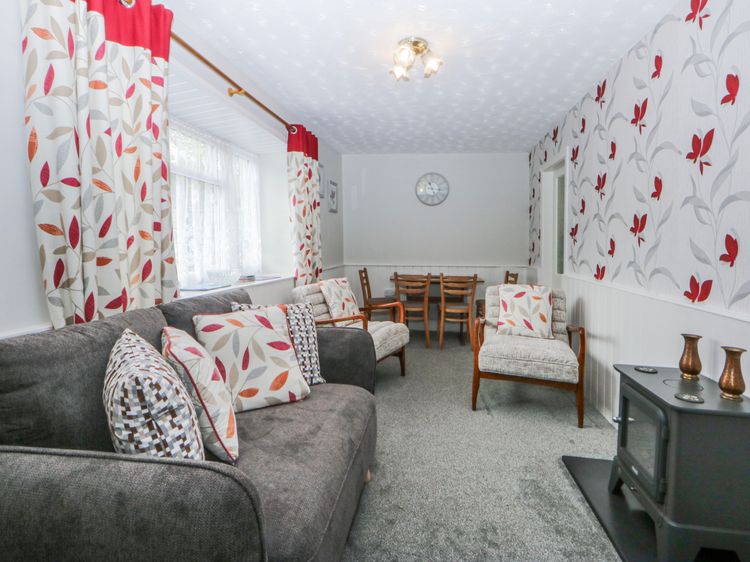 Ground Floor Apartment, listing photograph 3