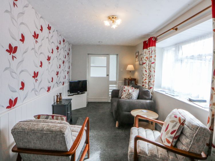 Ground Floor Apartment, listing photograph 4