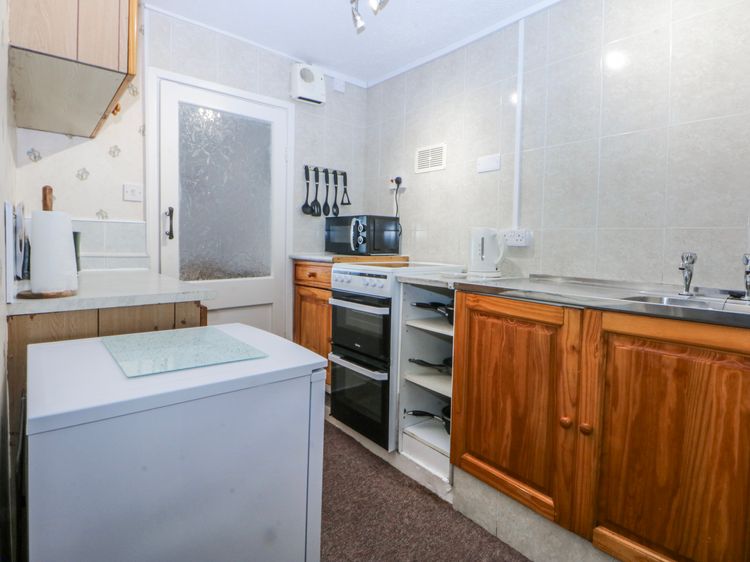 Ground Floor Apartment, listing photograph 6