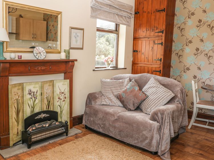 The Cottage at Moseley House Farm, listing photograph 6