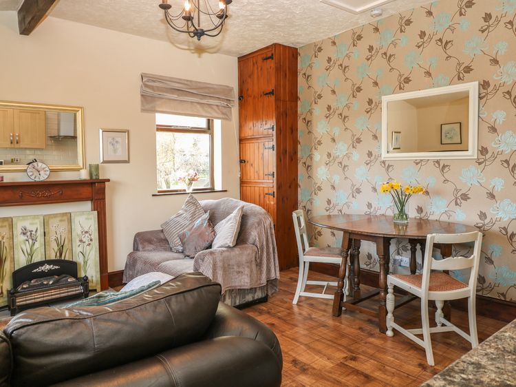 The Cottage at Moseley House Farm, listing photograph 10