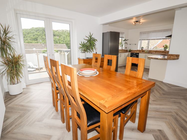 4 Bodnant Road, listing photograph 8
