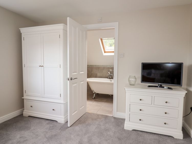 4 Bodnant Road, listing photograph 10
