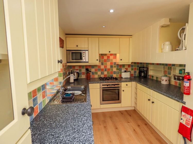 Pheasant Cottage, listing photograph 7