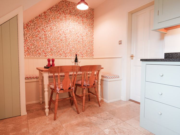 Cloudberry Cottage, listing photograph 7