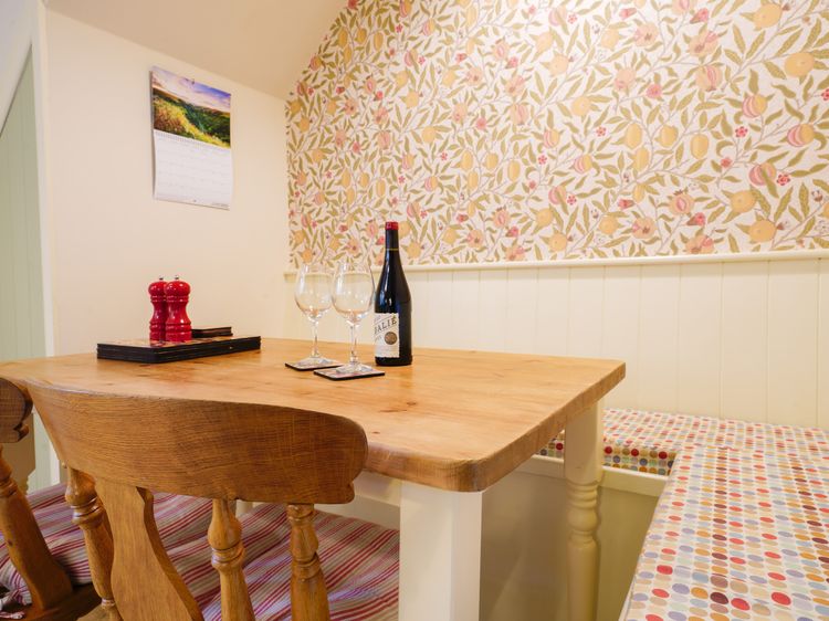 Cloudberry Cottage, listing photograph 8