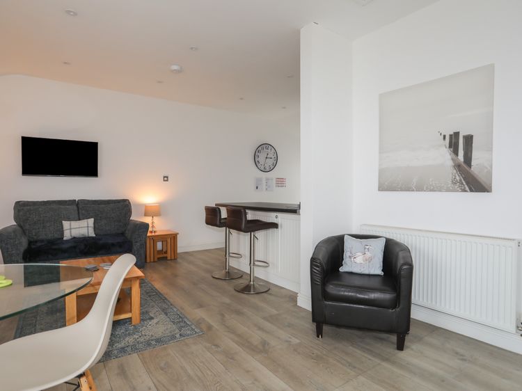 3 Marina View, listing photograph 9