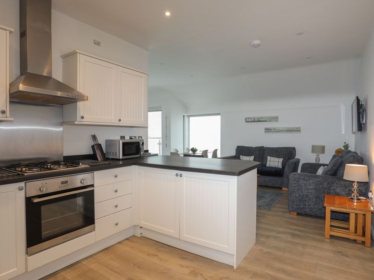 3 Marina View, listing photograph 12