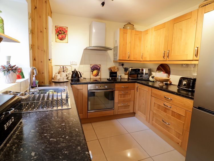 60 Hyfrydle Road, listing photograph 8