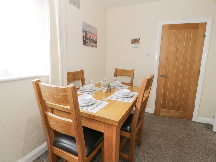 Maesdu Cottage, listing photograph 11
